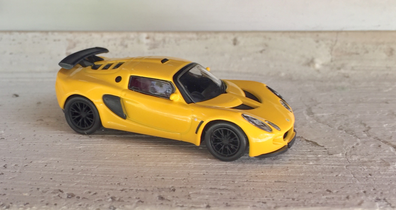 Illustration for article titled Thursday on the Thames : Kyosho 1/64 Lotus Exige 'Yellow'